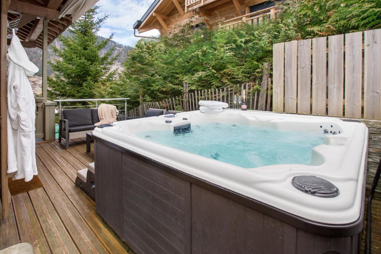 Chalet Muguet Gauche With Hot Tub Sleeps 10 Central Morzine Kültér fotó